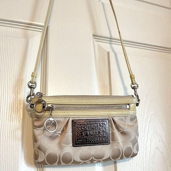 4/$100 Coach Heart Poppy Gold Cream Off White Allover Logo Mini Crossbody Clutch - Picture 2 of 5